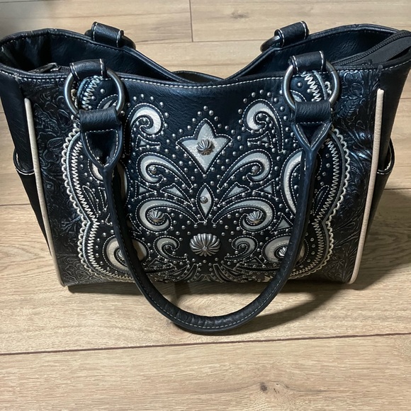 Montana West Purse - Picture 1 of 9